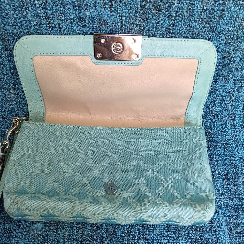 Coach Clutch, Blue, Kristen Signature OP Art Wristlet - Picture 4 of 14